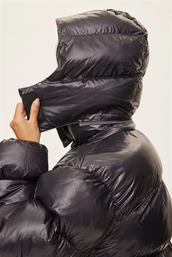 Oval Sqaure - Active Hood Jacket, Black pearl